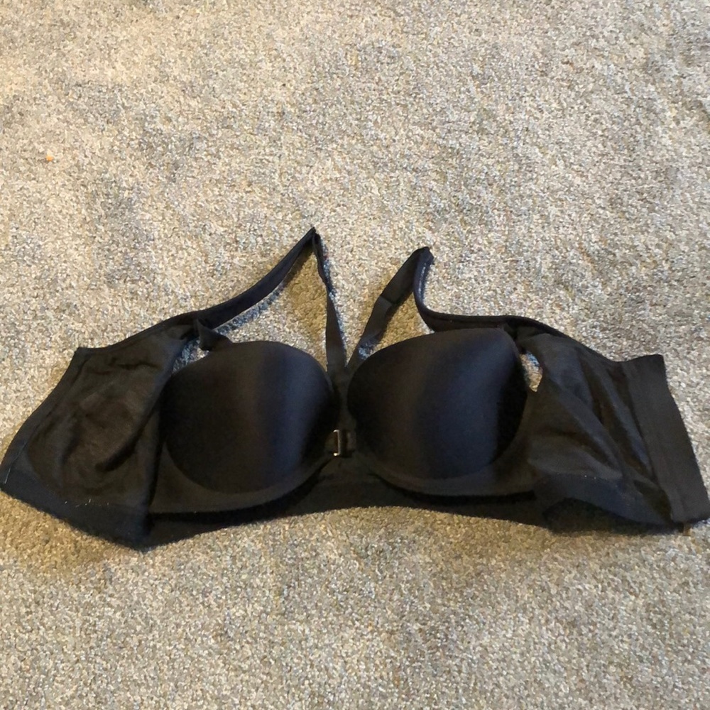 Victoria Secret Sports Bra 36B - Picture 2 of 4